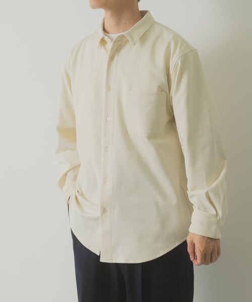 ITEMS URBANRESEARCH(アイテムズ アーバンリサーチ)の「360°stretchカットソーシャツ(シャツ/ブラウス・メンズ・OFF/DARK NAVY・M/L)」の3枚目の写真
