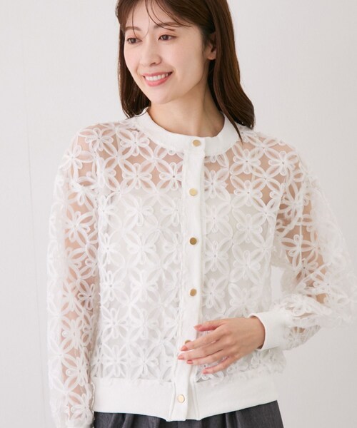 Jayro(ジャイロ)の「フラワー刺繍シアーブルゾン(ブルゾン・レディース・ブラック/ホワイト/ホワイト系・F)」の4枚目の写真