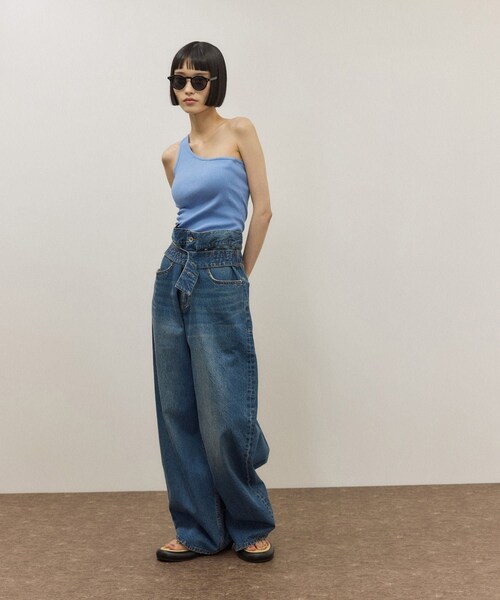 ADAM ET ROPE'（アダムエロペ）の「シルク混ワンショルタンクトップ（タンクトップ・レディース・ブラック/ダークブラウン系/ブルー系・F）」の6枚目の写真