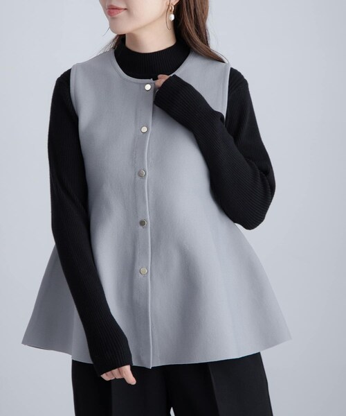 URBAN RESEARCH Sonny Label（アーバンリサーチサニーレーベル）の「『WEB限定』2WAYペプラムニットベスト（ニット/セーター・レディース・ベージュ/ライトグレー/ブラック・FREE）」の17枚目の写真