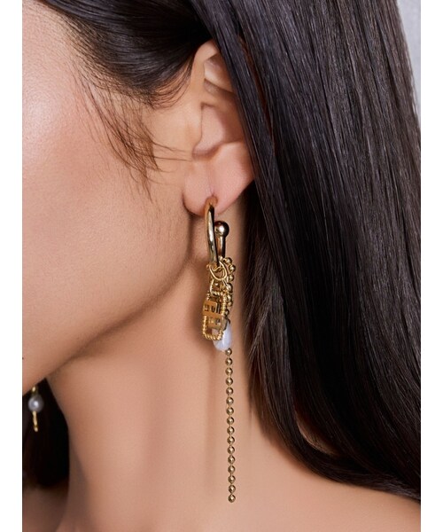 GYDA（ジェイダ）の「JEYSUS Imitation pearl GGフープピアス（ピアス（両耳用）・レディース・シルバー/ゴールド・F）」の4枚目の写真