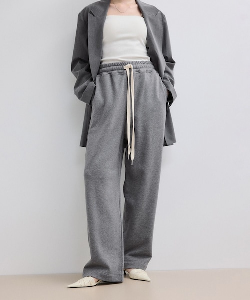 ADAM ET ROPE'(アダムエロペ)の「【WEB限定】ワイドスウェットパンツ(その他パンツ・レディース・チャコール/キナリ系・34/36/38)」の5枚目の写真