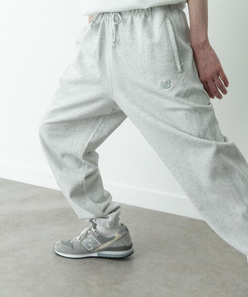 URBAN RESEARCH Sonny Label（アーバンリサーチサニーレーベル）の「NEW BALANCE　スウェットジョガーパンツ（スウェットパンツ・メンズ・アッシュヘザー/ブラック・M/L）」の15枚目の写真