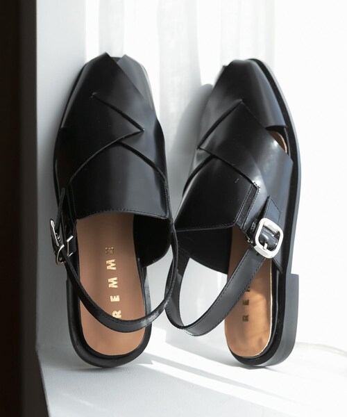 URBAN RESEARCH ROSSO（アーバンリサーチロッソ）の「REMME　バックストラップフラットシューズ（その他シューズ・レディース・NEGRO・36/37/38）」の2枚目の写真