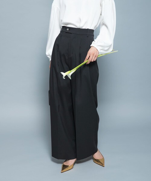 URBAN RESEARCH ROSSO（アーバンリサーチロッソ）の「防シワシャンブレーツイルタックパンツ（その他パンツ・レディース・L.GREIGE/BLACK・36/38）」の5枚目の写真