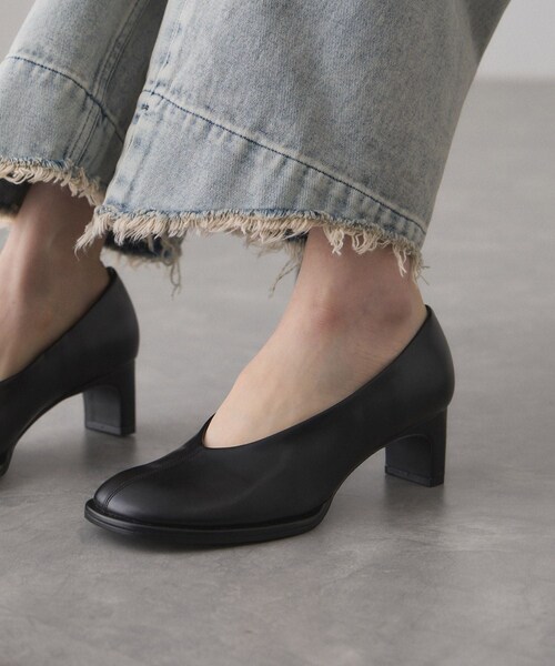 ADAM ET ROPE'（アダムエロペ）の「ラウンドトゥパンプス（パンプス・レディース・ブラック/ベージュ・23.0/23.5/24.0/24.5）」の3枚目の写真