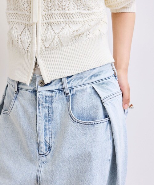 ADAM ET ROPE'(アダムエロペ)の「【WEB限定】・【サステナブル】タックディティールワイドデニムワイドパンツ(デニムパンツ・レディース・ブラック/ブルー/サックス・34/36/38)」の19枚目の写真