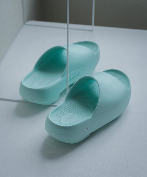 URBAN RESEARCH DOORS(アーバンリサーチドアーズ)の「OOFOS OOAHH+(サンダル・メンズ・BLACK/CHALK/MINT・26/27/28/29)」の20枚目の写真