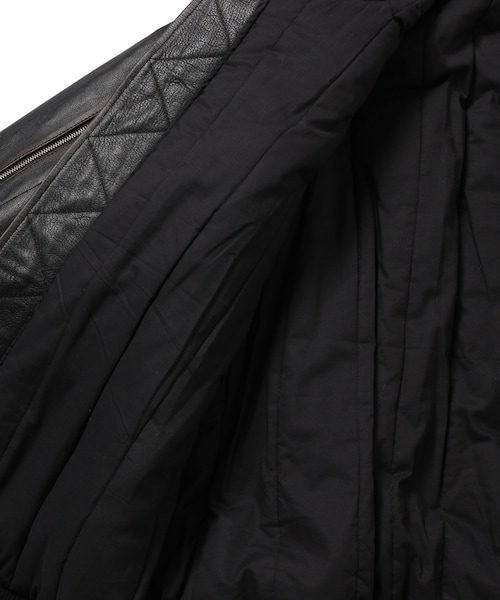 ADAM ET ROPE'（アダムエロペ）の「【CCU/シーシーユー】BOMBER JACKET（MA-1・メンズ・ブラック/ダークブラウン・2）」の11枚目の写真