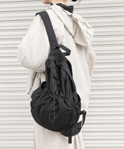 EKAL(エカル)の「EASY DAYPACK(バックパック/リュック・レディース・ブラック/グレージュ/ブルー/ベージュ・One)」の6枚目の写真