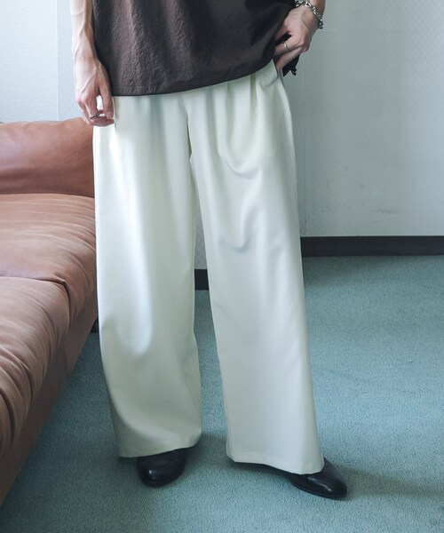 SENSE OF PLACE by URBAN RESEARCH(センスオブプレイスバイアーバンリサーチ)の「サイドタックワイドスラックス(その他パンツ・メンズ・IVORY/BLACK/NAVY・M/L)」の5枚目の写真