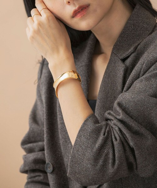 URBAN RESEARCH ROSSO（アーバンリサーチロッソ）の「Favorible　Curvy bangle（ブレスレット・レディース・GOLD・Free）」の4枚目の写真