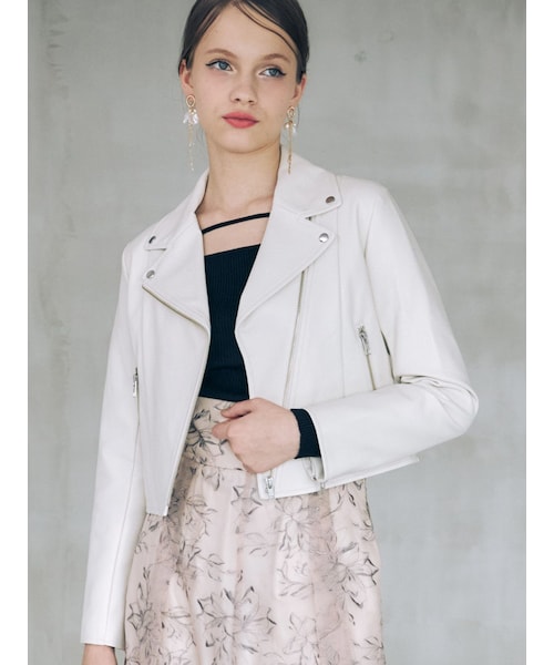 MERCURYDUO（マーキュリーデュオ）の「フェイクレザーコンパクトライダースジャケット（ライダースジャケット・レディース・ブラック/ライトグレー/アイボリー/ホワイト・XS/F）」の5枚目の写真