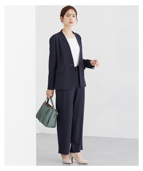 nissen（ニッセン）の「【レディーススーツ】カットソー素材パンツスーツ（Vノーカラージャケット＋ワイドパンツ）（フォーマルスーツ/小物・レディース・黒/ネイビー/ベージュ/モカ・S/M/L/LL/3L）」の4枚目の写真
