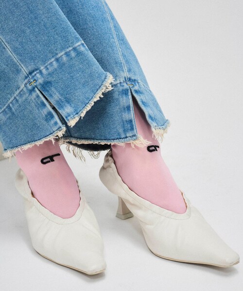 ADAM ET ROPE'(アダムエロペ)の「シアーハイソックス(ソックス/靴下・レディース・ブラック/キナリ系/グリーン/ピンク・F)」の4枚目の写真