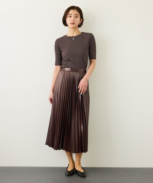 ROPE'（ロペ）の「コンフォートリブハーフスリーブカットソー(5分袖)/イージーケア・接触冷感（Tシャツ/カットソー・レディース・ブラック/ブラウン/サックス・F）」の6枚目の写真