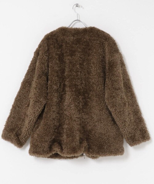 URBAN RESEARCH ROSSO（アーバンリサーチロッソ）の「『WEB/一部店舗限定』ノーカラーファーボアZIPブルゾン（ノーカラージャケット・レディース・BROWN/GREIGE・FREE）」の19枚目の写真