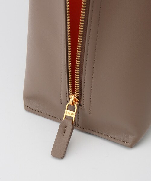 ROPE'（ロペ）の「【E'POR】【A4対応】Y BAG Medium+（トートバッグ・レディース・ブラック/ブラック系/ライトグレー/オフホワイト/ダークブラウン/ベージュ系/カーキ/ブラウン・F）」の11枚目の写真