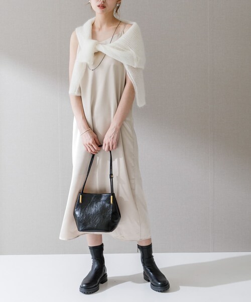 URBAN RESEARCH ROSSO（アーバンリサーチロッソ）の「サテンキャミワンピース（ワンピース・レディース・KHK.BROWN/L.BEIGE/BLUEGRAY・FREE）」の19枚目の写真