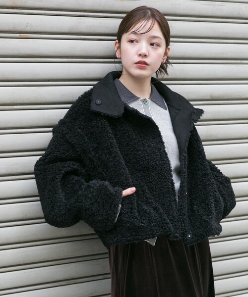 KBF（ケイビーエフ）の「マルチWAYボアジャケット（テーラードジャケット・レディース・BEIGE/IVORY/BLACK・one）」の3枚目の写真