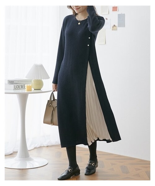 nissen（ニッセン）の「ふんわりリブニットソー　プリーツ切替ワンピース（ワンピース・レディース・ブラック/モカ/ネイビー/グレージュ・M/L/LL/3L/4L/5L/6L）」の6枚目の写真