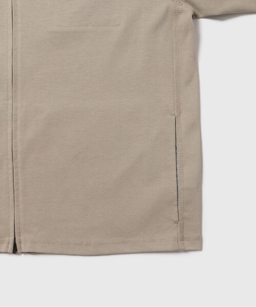 ADAM ET ROPE'(アダムエロペ)の「【AMOMENTO/アモーメント】SLIM FIT POCKET JUMPER(ブルゾン・メンズ・ブラック/ベージュ・L/M)」の10枚目の写真