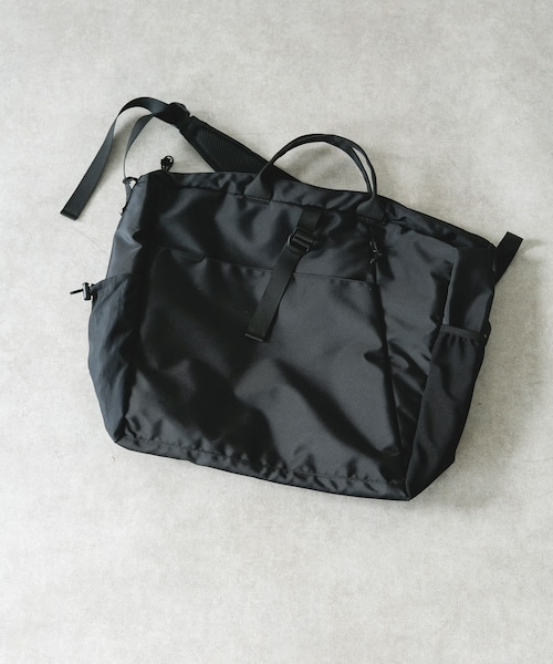 URBAN RESEARCH DOORS(アーバンリサーチドアーズ)の「2WAYトートバッグ(トートバッグ・メンズ・BLACK/OLIVE・-)」の1枚目の写真