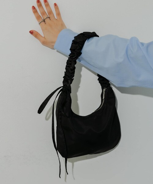 SMELLY（スメリー）の「ギャザーワンハンドルバッグ（ハンドバッグ・レディース・RED/IVO/BLK・-）」の18枚目の写真