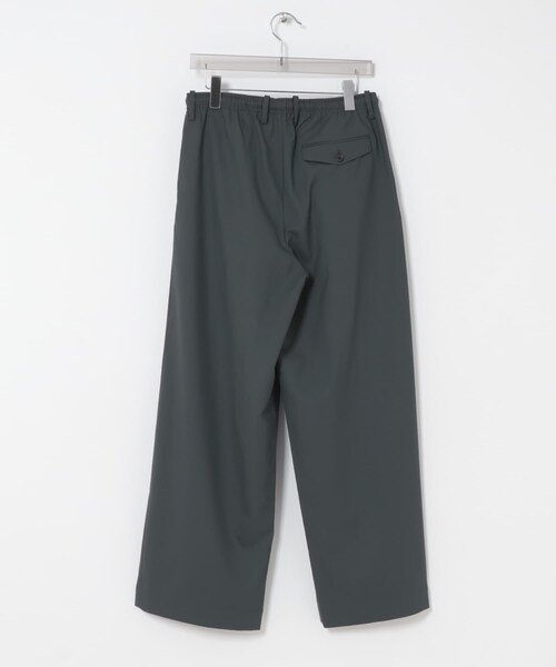 URBAN RESEARCH（アーバンリサーチ）の「MARKAWARE　TRIPLE PLEATED EASY TR（その他パンツ・メンズ・BEIGE/CHARCOAL/BLACK・1/2）」の13枚目の写真