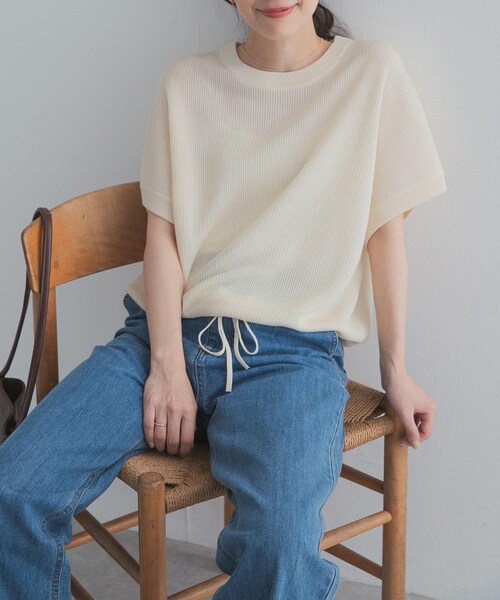 URBAN RESEARCH DOORS(アーバンリサーチドアーズ)の「ドライタッチドロストニットプルオーバー(ニット/セーター・レディース・OFF/BLACK/KHAKI・Free)」の4枚目の写真