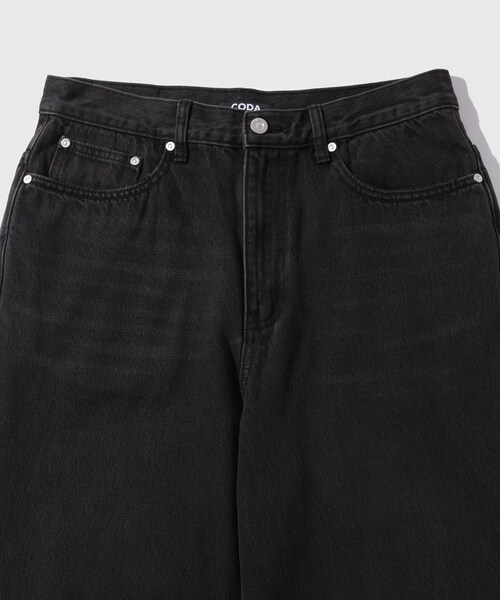 ADAM ET ROPE'（アダムエロペ）の「【CODA/コーダ】BLACK WASHED DISTRESSED BREAK CUT WIDE STRIGHT JEANS（デニムパンツ・メンズ・ブラック・0/1/2）」の5枚目の写真