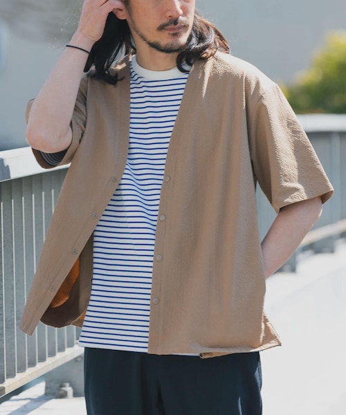 ITEMS URBANRESEARCH(アイテムズ アーバンリサーチ)の「『接触冷感/イージーケア/吸水速乾/撥水/防汚』高機能シアサッカー 半袖カーディガン(楽着シリーズ)(カーディガン/ボレロ・メンズ・BLACK/BEIGE/L.BLUE・M/L)」の2枚目の写真
