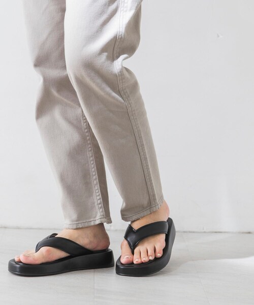 URBAN RESEARCH（アーバンリサーチ）の「厚底トングサンダル（サンダル・レディース・BEIGE/BLACK・37/38）」の6枚目の写真