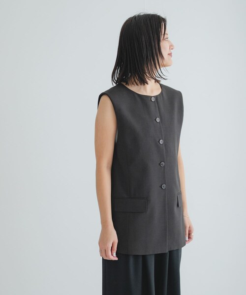 URBAN RESEARCH（アーバンリサーチ）の「AMOMENTO　OVERSIZED BUTTON UP VEST（ベスト・レディース・BLACK/DARK BROWN・0）」の5枚目の写真