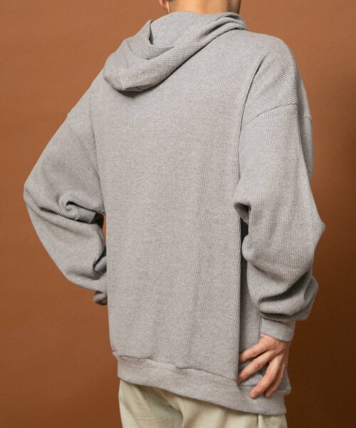 URBAN RESEARCH(アーバンリサーチ)の「RELAX FIT ワッフルパーカー(パーカー・メンズ・GREY/BLACK・FREE)」の12枚目の写真