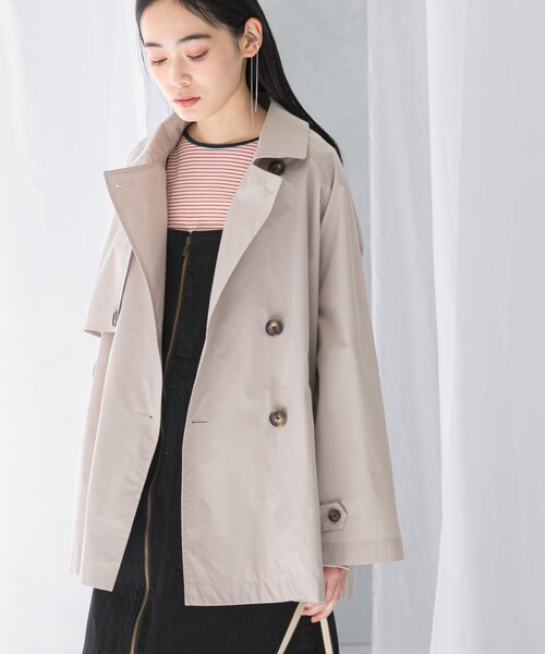 URBAN RESEARCH ROSSO（アーバンリサーチロッソ）の「『WEB/一部店舗限定』撥水ショートトレンチコート（ステンカラーコート・レディース・L/BEIGE/NAVY・FREE）」の10枚目の写真