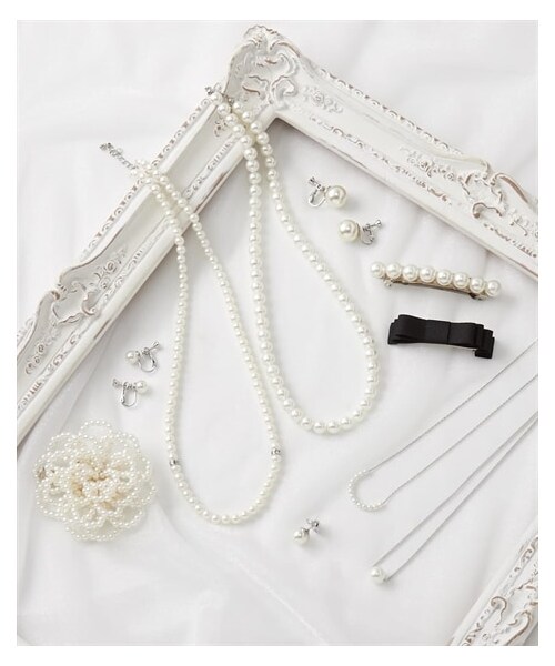 nissen（ニッセン）の「アクセサリー１０点セット（ネックレス４本+イヤリング２組、コサージュ１個、バレッタ１個、ヘアクリップ１個、タックピン１個）（長め設計）（アクセサリー・メンズ・シルバー系・Y）」の2枚目の写真