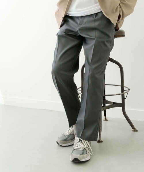 ITEMS URBANRESEARCH(アイテムズ アーバンリサーチ)の「1-tuckストレッチイージーパンツ(その他パンツ・メンズ・GRY/BEG/BRN/BLK・M/L)」の21枚目の写真