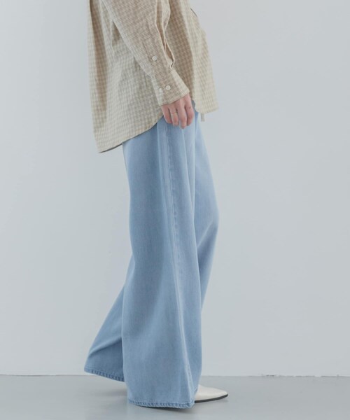 URBAN RESEARCH Sonny Label（アーバンリサーチサニーレーベル）の「リヨセルコットンドロストワイドデニム（デニムパンツ・レディース・インディゴ/ライトインディゴ・34/36/38）」の21枚目の写真