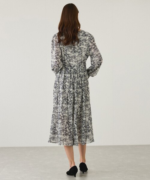 Jayro(ジャイロ)の「ペイント柄シフォンワンピース(ワンピース・レディース・ブラック系/ホワイト系・F)」の13枚目の写真