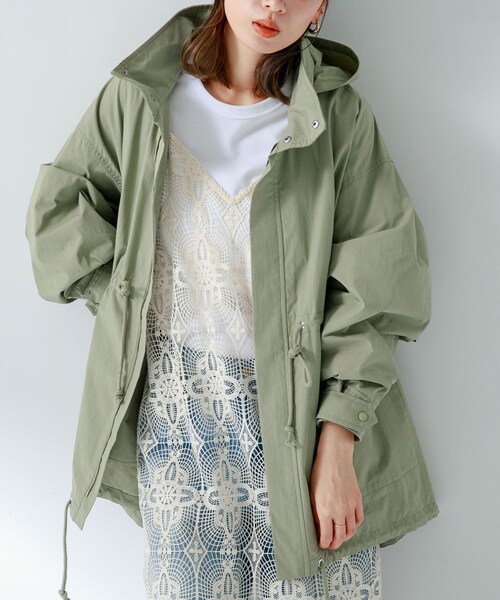 URBAN RESEARCH Sonny Label（アーバンリサーチサニーレーベル）の「ミリタリーナイロンブルゾン（モッズコート・レディース・カーキ/オフ/ブラック・FREE）」の3枚目の写真