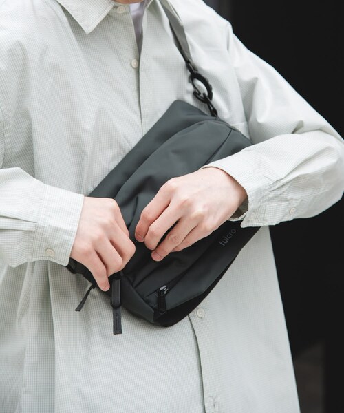 URBAN RESEARCH DOORS(アーバンリサーチドアーズ)の「fulcro runner(ショルダーバッグ・メンズ・BLACK/D.GRAY・-)」の15枚目の写真