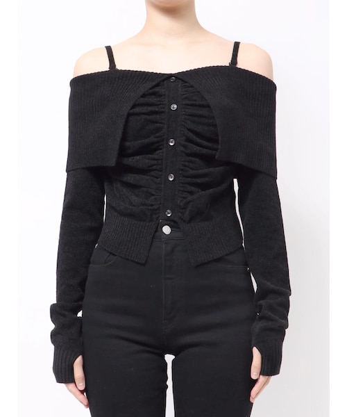 EMODA（エモダ）の「FRONT BUTTON OFF SHOULDER KNIT（ニット/セーター・レディース・グレー/ブラック/ピンク/ブルー・F）」の2枚目の写真