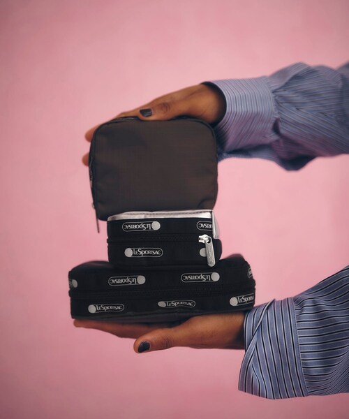 ADAM ET ROPE'（アダムエロペ）の「【LeSportsac for ADAM ET ROPE'】SQUARE COSMETIC (SOLID/SOLID)（ポーチ・レディース・ブラウン・F）」の18枚目の写真