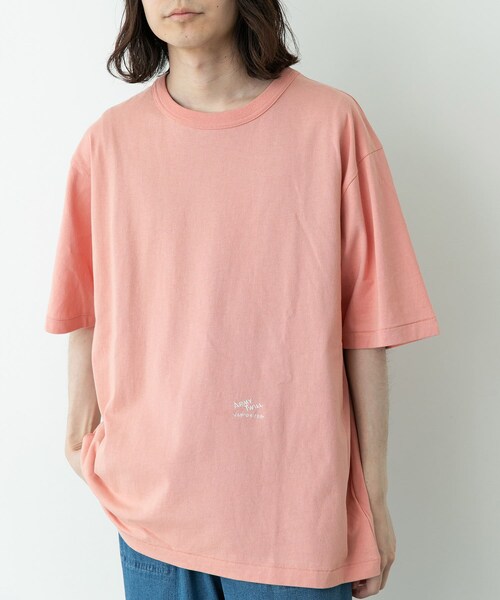 URBAN RESEARCH Sonny Label（アーバンリサーチサニーレーベル）の「ARMY TWILL　PRINT HSTEE TAG（Tシャツ/カットソー・メンズ・WHITE/CHARCOAL/PINK・M/L）」の18枚目の写真