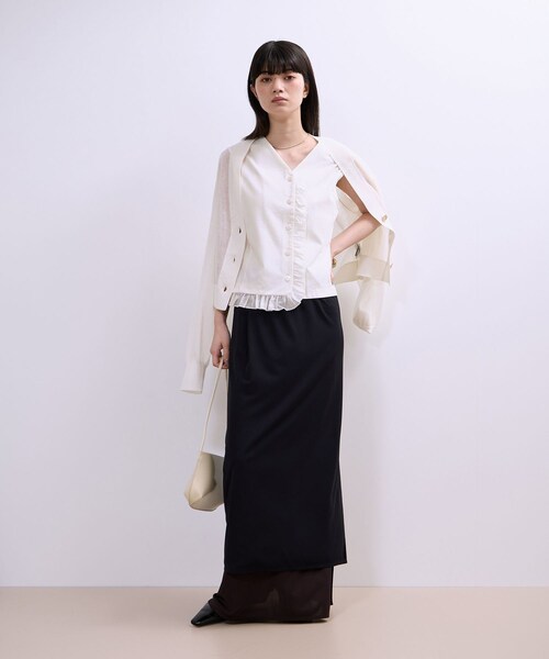 ADAM ET ROPE'(アダムエロペ)の「【WEB限定】・【定番】ラッフルコンビスリーブレストップス(Tシャツ/カットソー・レディース・ブラック/ブラック系/ホワイト・F)」の9枚目の写真