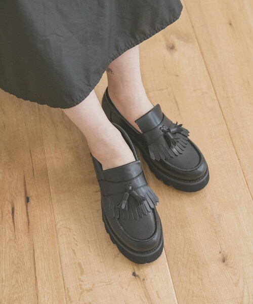 ITEMS URBANRESEARCH（アイテムズ アーバンリサーチ）の「トラックソールタッセルローファー（ローファー・レディース・BLK・S/M/L）」の3枚目の写真