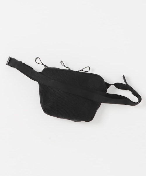 URBAN RESEARCH（アーバンリサーチ）の「SALOMON　ACS WAIST PACK SMALL（ボディバッグ/ウエストポーチ・レディース・PALOMA/BLACK・-）」の7枚目の写真