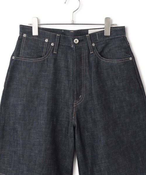 ADAM ET ROPE'(アダムエロペ)の「【J'aDoRe・一部店舗限定】【KURO(クロ)】STRUCTURE SHORTS(デニムパンツ・レディース・ネイビー系・26/27/28)」の17枚目の写真