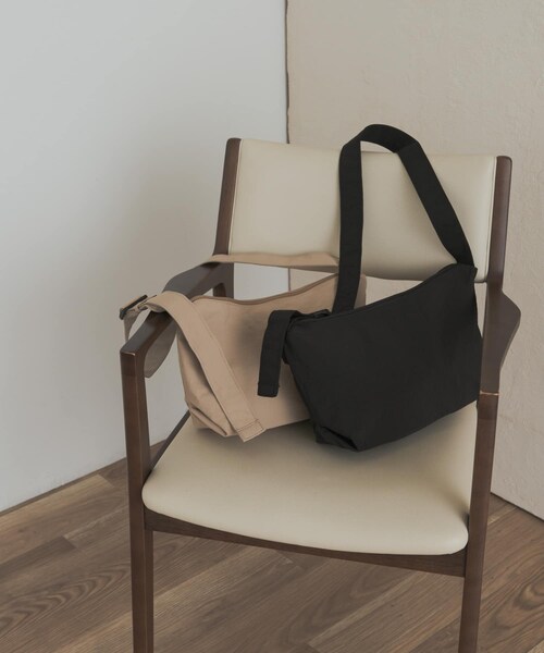 URBAN RESEARCH DOORS(アーバンリサーチドアーズ)の「ウォッシャブルミニショルダー(ショルダーバッグ・レディース・BEIGE/BLACK・one)」の16枚目の写真